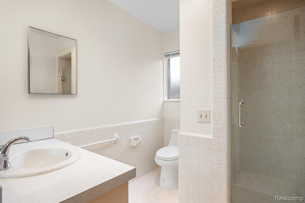 930 TROMBLEY Road, Grosse Pointe Park, MI 48230 — Photo 13
