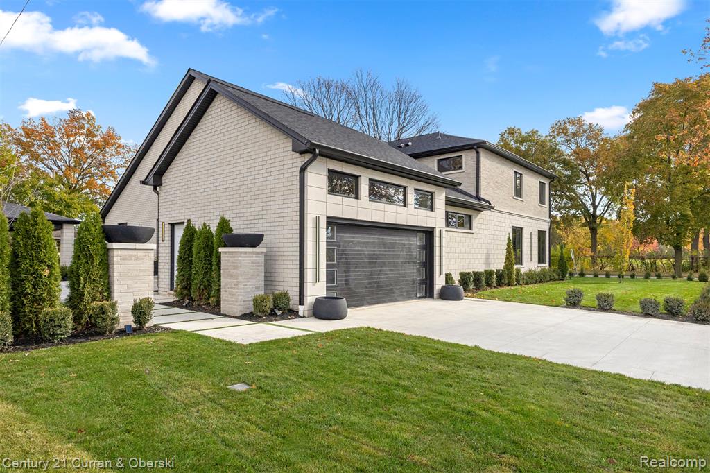 2211 Golfview Drive, Dearborn, MI, 48128