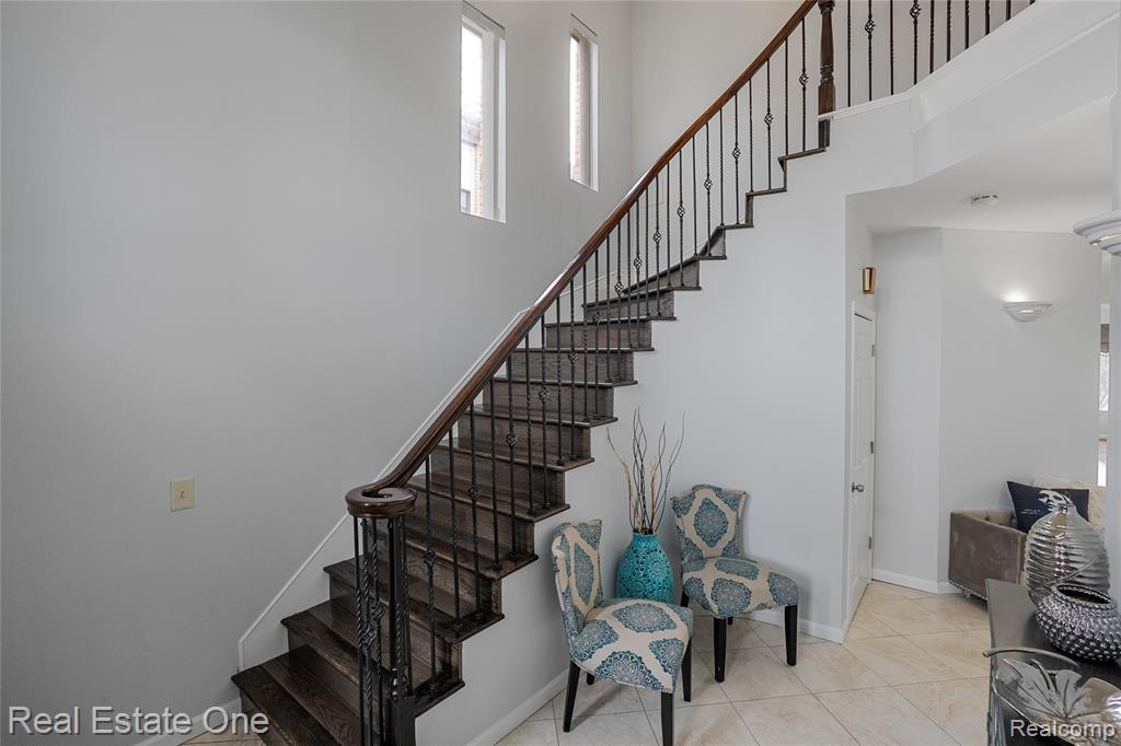 6067 N Vernon Street, Dearborn Heights, MI 48127 — Photo 2