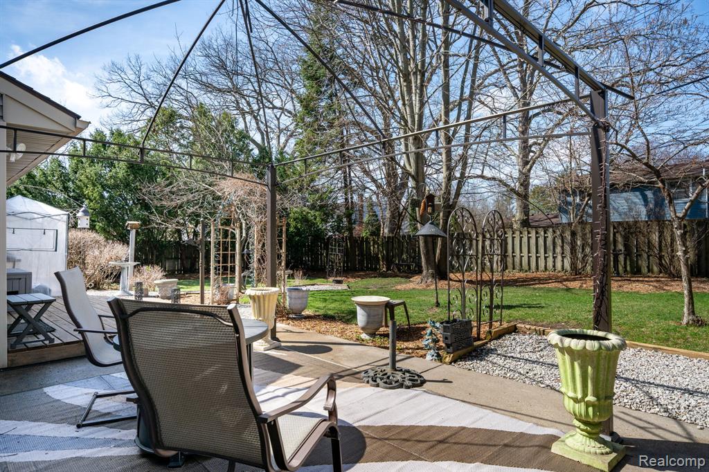 2941 Silverhill Drive, Waterford, MI 48329 — Photo 37