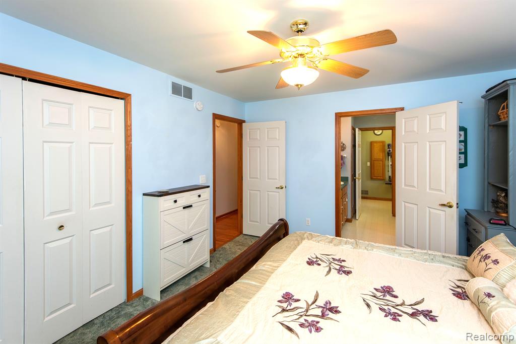 906 VILLAGE Drive, Davison, MI 48423 — Photo 29
