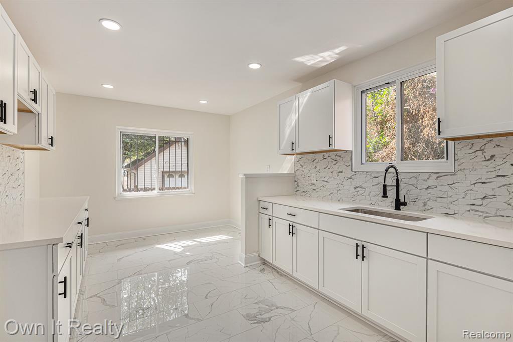 8555 Sorrento Street, Detroit, MI 48228 — Photo 11