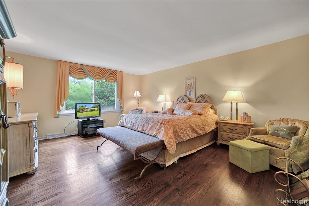 530 WHITEHALL Road, Bloomfield Hills, MI 48304 — Photo 46