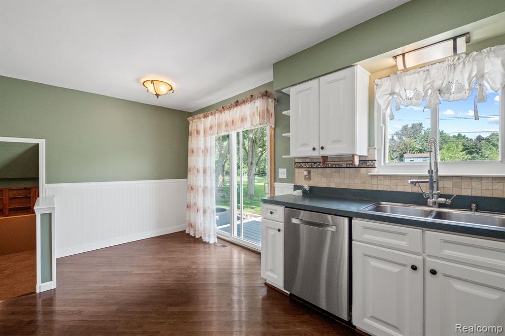 749 Mariday Street, Lake Orion, MI 48362 — Photo 9