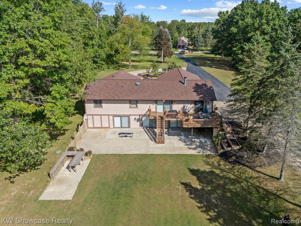 766 WHITE HOUSE Drive, Highland, MI 48356 — Photo 63