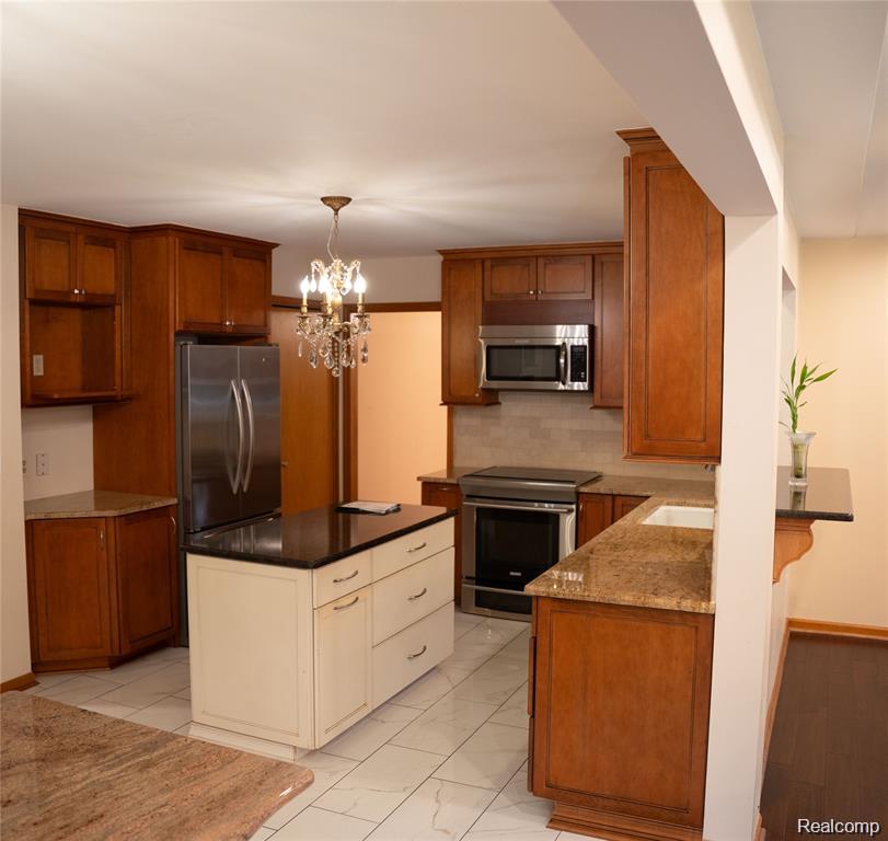6651 Arlington Drive, West Bloomfield, MI — Photo 38