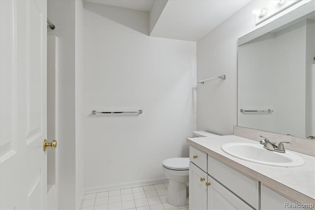 2670 S KNIGHTSBRIDGE Circle, Ann Arbor, MI 48105 — Photo 23