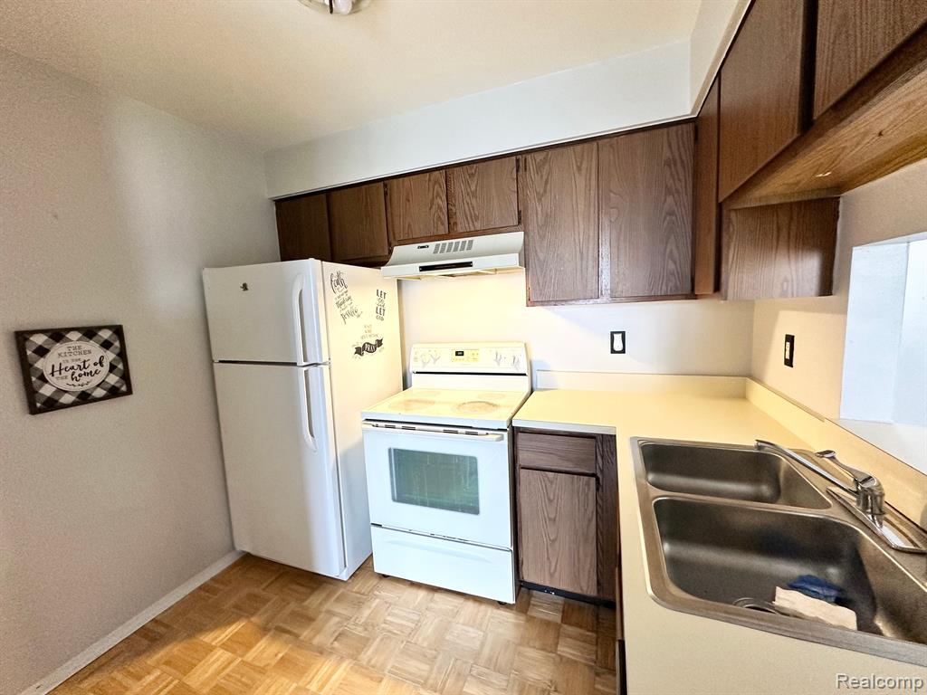 51316 Johns Drive, 14, Chesterfield, MI 48047 — Photo 12