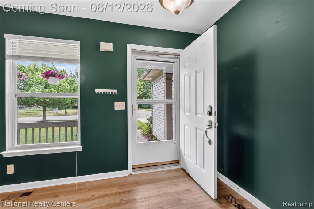 8525 BERKSHIRE Drive, Ypsilanti, MI 48198 — Photo 5