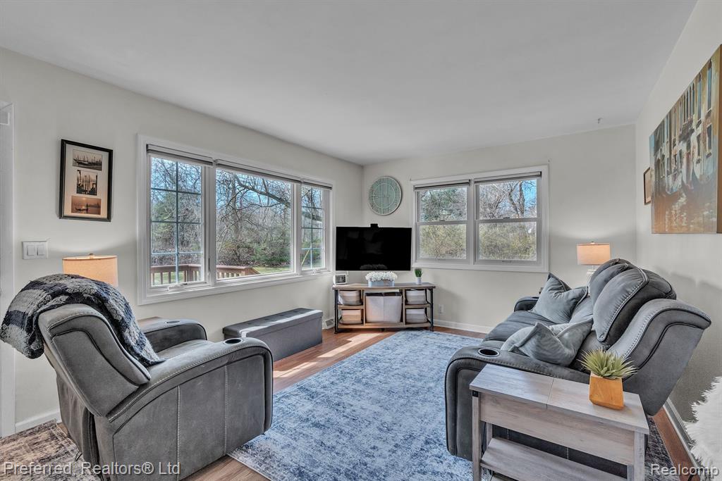 9514 CORNELL Avenue, Clarkston, MI 48348 — Photo 10