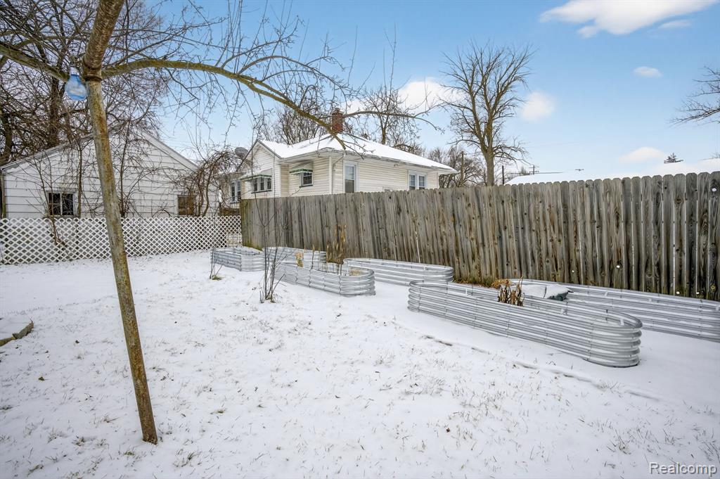 2917 N Michigan Avenue, Saginaw, MI 48604 — Photo 6
