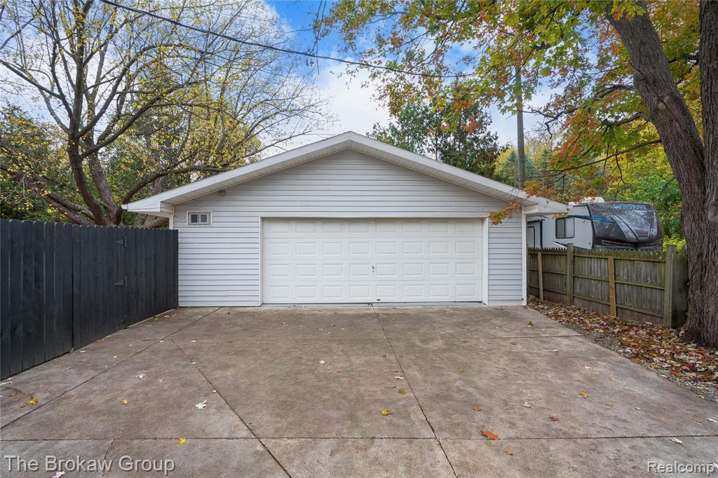 736 N Main Street, Almont, MI 48003 — Photo 8