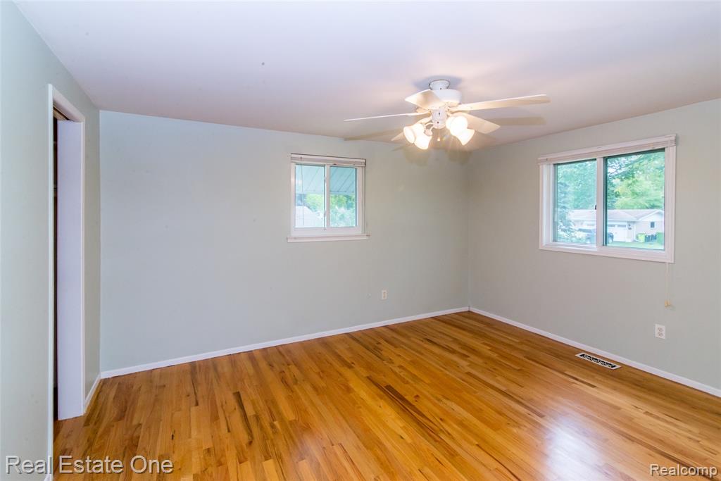 6845 Tamerlane Drive, West Bloomfield, MI — Photo 31