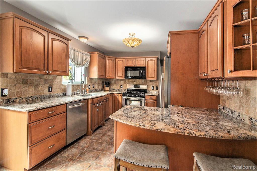 11951 Scott Road, Davisburg, MI 48350 — Photo 9