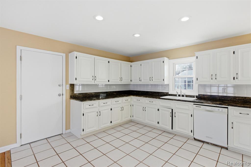 532 Michigan Avenue, Marysville, MI 48040 — Photo 10