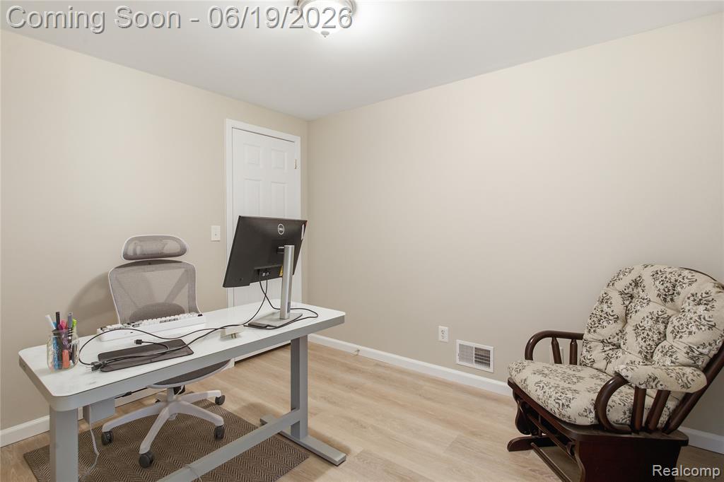 5739 Suntar Valley Drive, Fowlerville, MI 48836 — Photo 18