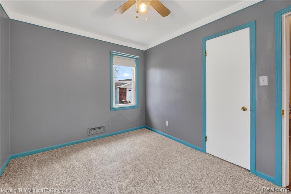 17049 Reno Street, Riverview, MI 48193 — Photo 24