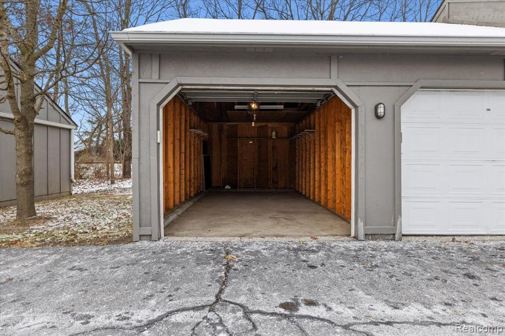 1137 CURZON Court, 101, Howell, MI 48843 — Photo 6