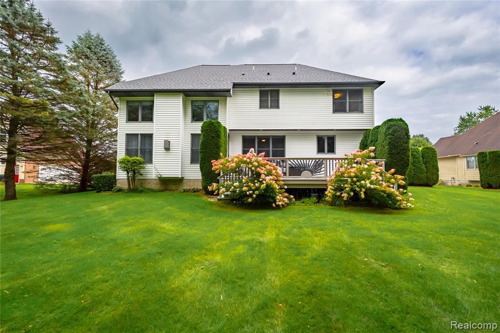 5429 Shorewood Drive, Fort Gratiot, MI 48059 — Photo 6