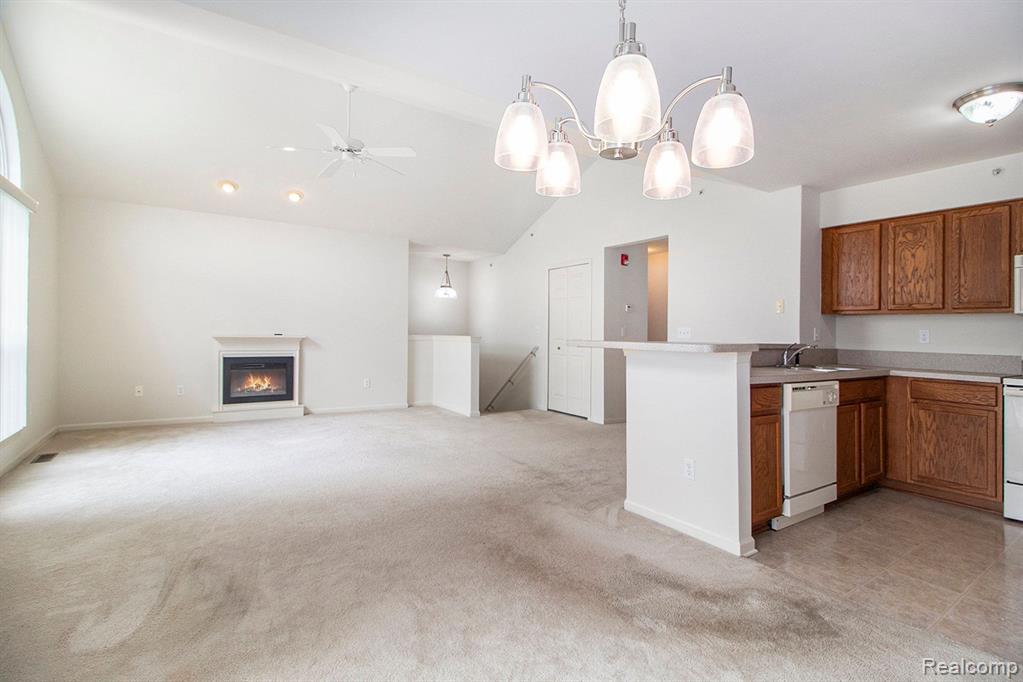 29500 NOTTINGHAM Court, 55, Livonia, MI 48152 — Photo 11
