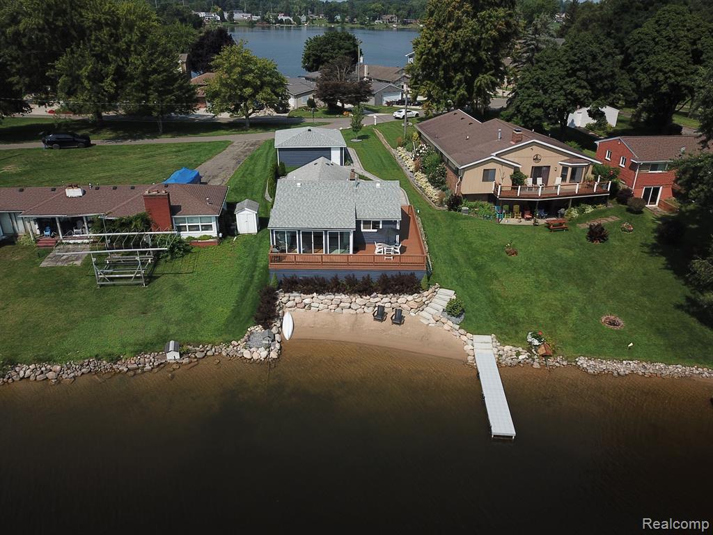 8453 WOODLAND SHORE Drive, Brighton, MI 48114 — Photo 31