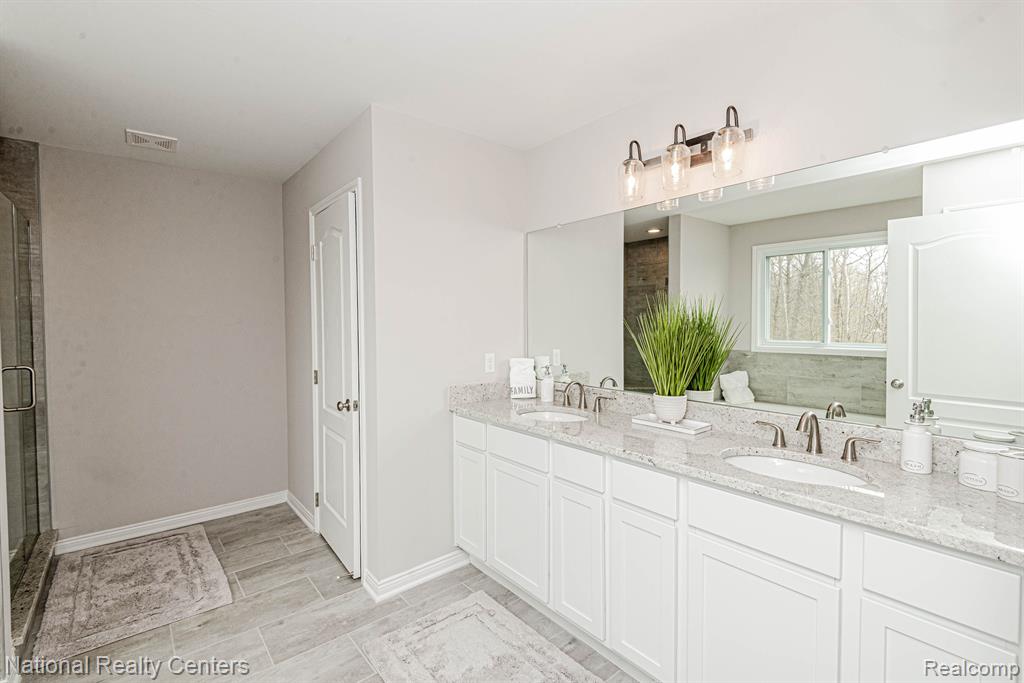 53170 Woodland, Chesterfield, MI 48047 — Photo 30
