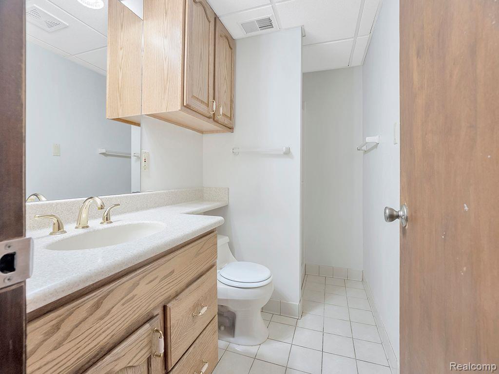 3092 LINDENWOOD Drive, Dearborn, MI 48120 — Photo 29