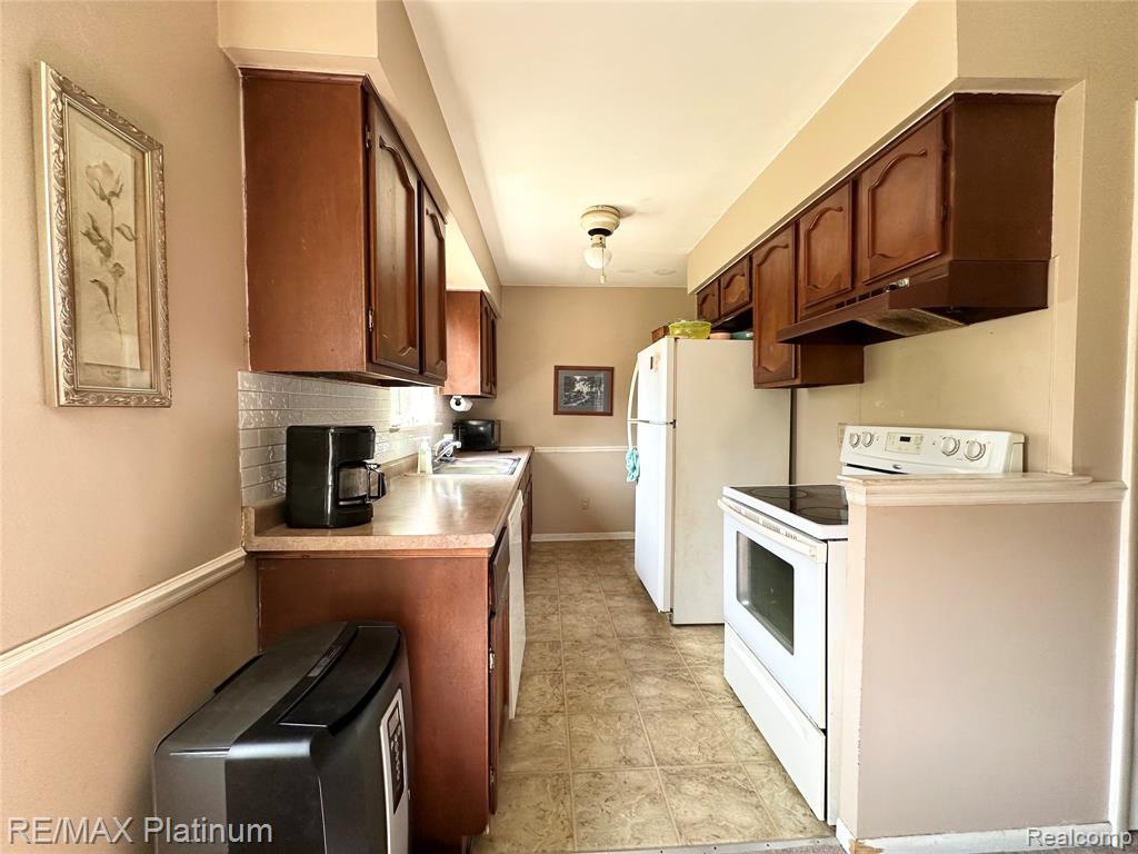 5741 Crandall Road, Howell, MI 48855 — Photo 8