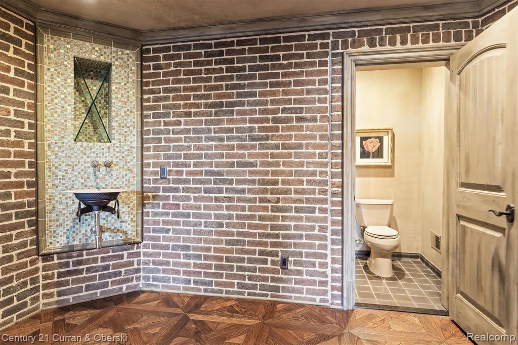 18939 Bella Vista Court, Northville, MI 48168 — Photo 64