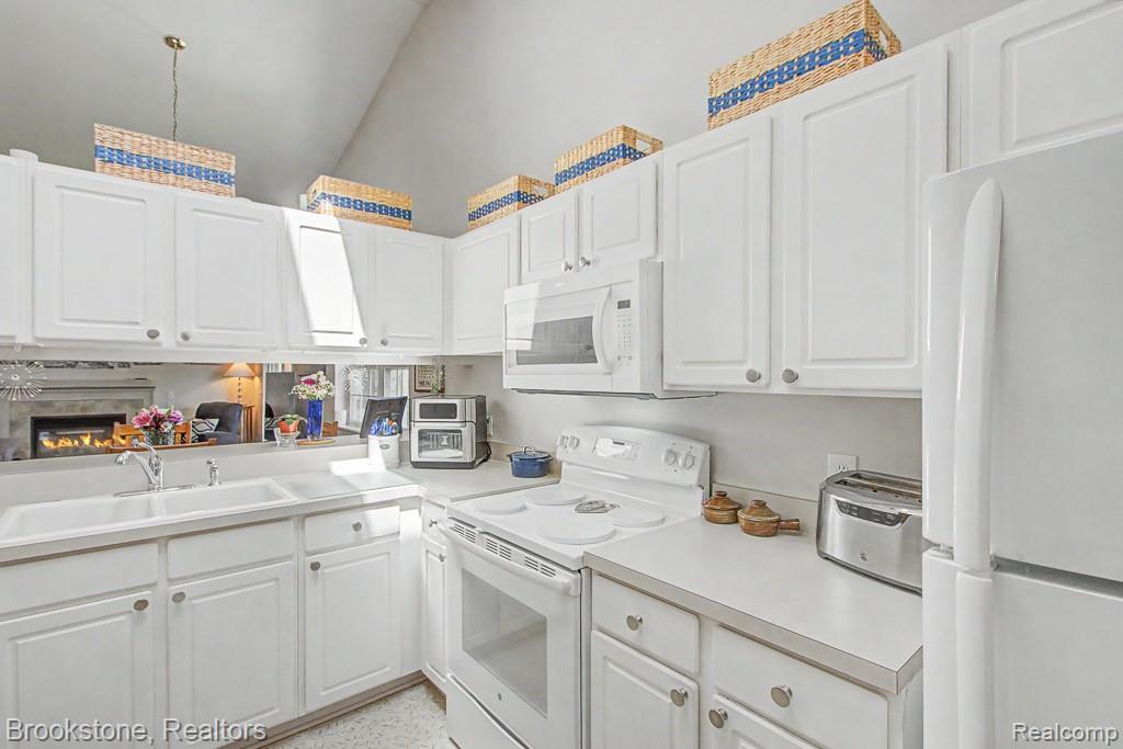 12465 Pagels Drive, 22, Grand Blanc, MI 48439 — Photo 22