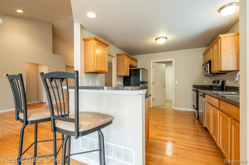 8113 SUTTON Court, White Lake, MI — Photo 14