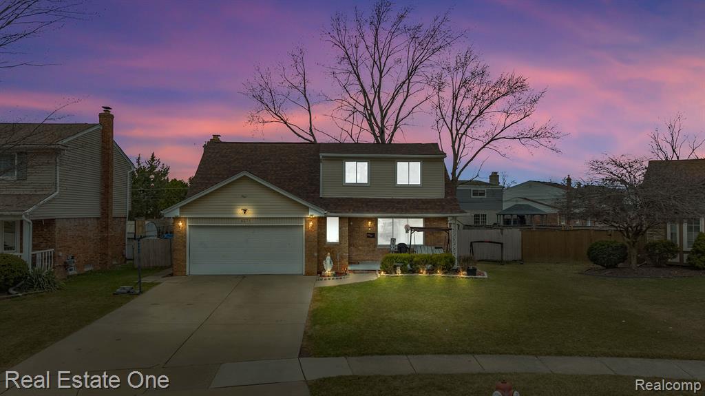4275 NICKOLAS Drive, Sterling Heights, MI 48310 — Photo 2