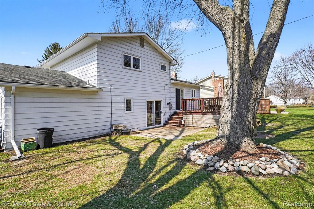 527 Spring Lane, Flushing, MI 48433 — Photo 26