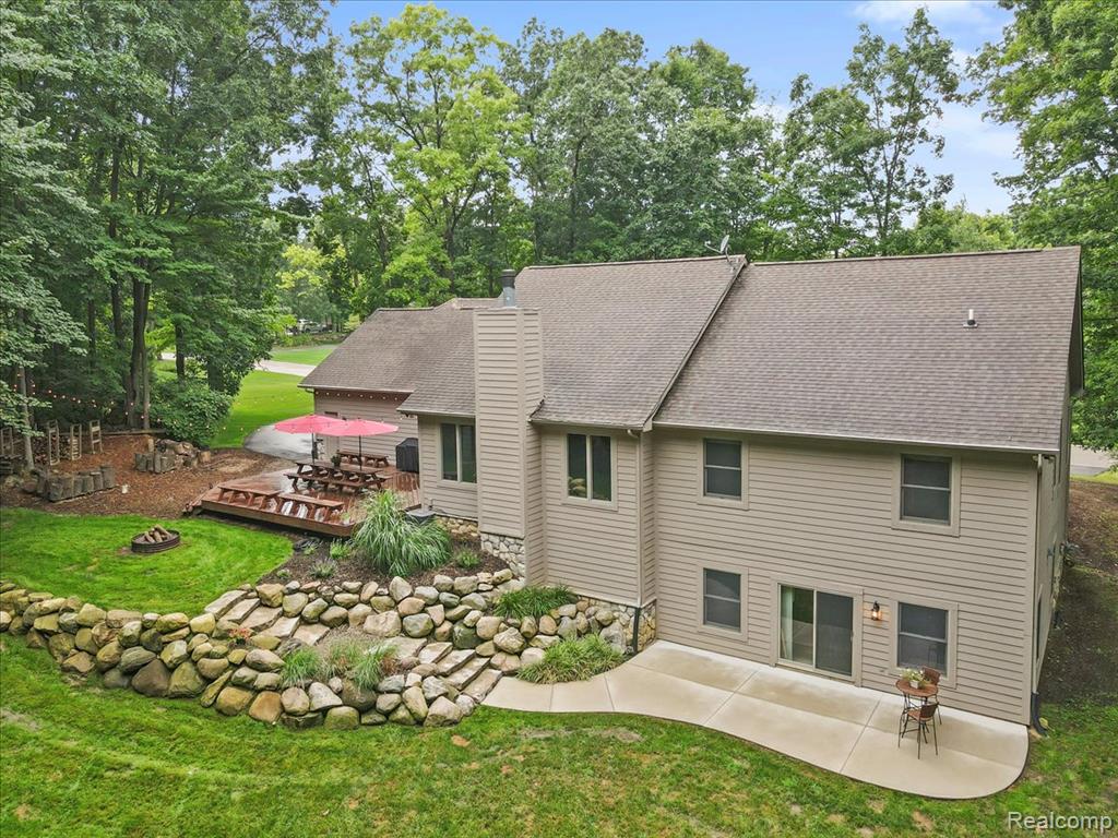 15301 Oak Hollow Drive, Holly, MI 48442 — Photo 8