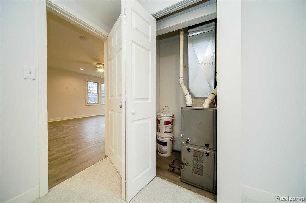 935 MCCLELLAN Street, Lake Orion, MI 48362 — Photo 34