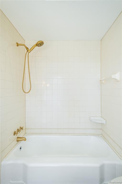 227 Emily Street, Flushing, MI 48433 — Photo 15