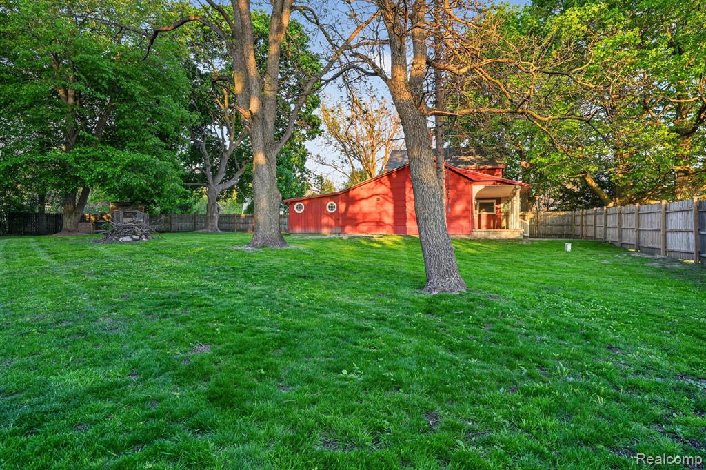 864 Hogsback Road, Mason, MI 48854 — Photo 10