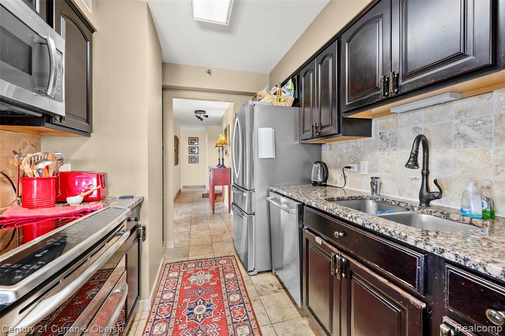 5000 Town Center, 2003, Southfield, MI 48075 — Photo 12