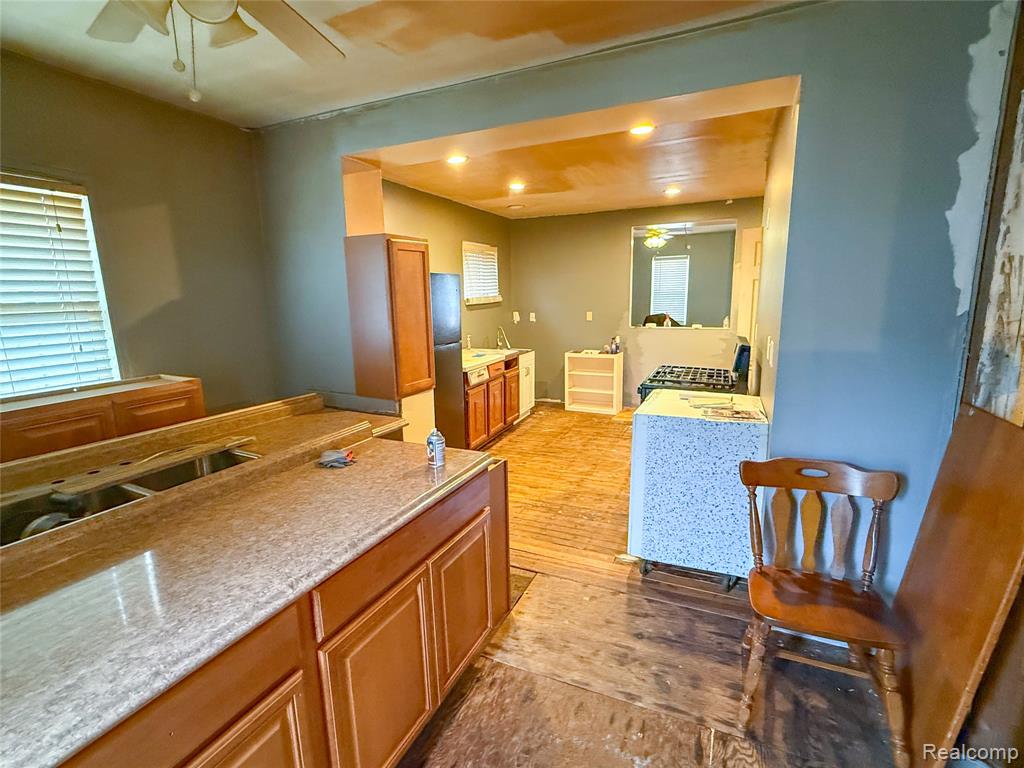 720 E Columbia Avenue, Pontiac, MI 48340 — Photo 6