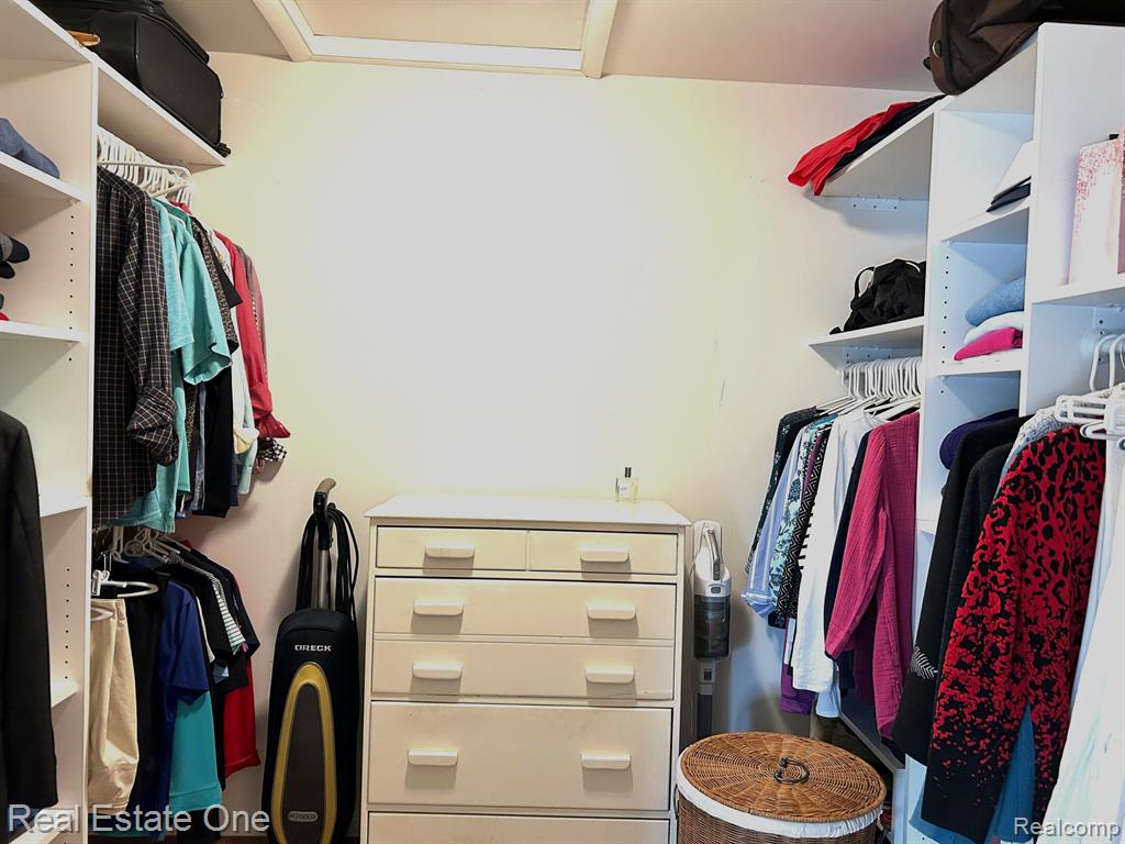 5367 LANGLEWOOD Drive, West Bloomfield, MI — Photo 18