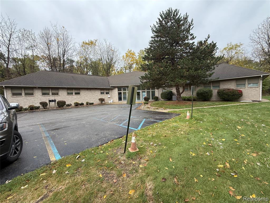 3380 Beecher Road, Flint, MI 48532 — Photo 40