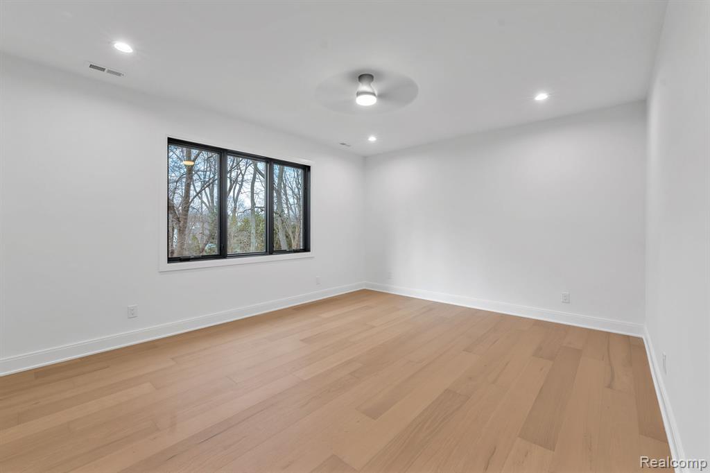 4546 Niagara Lane, Bloomfield Hills, MI 48301 — Photo 48