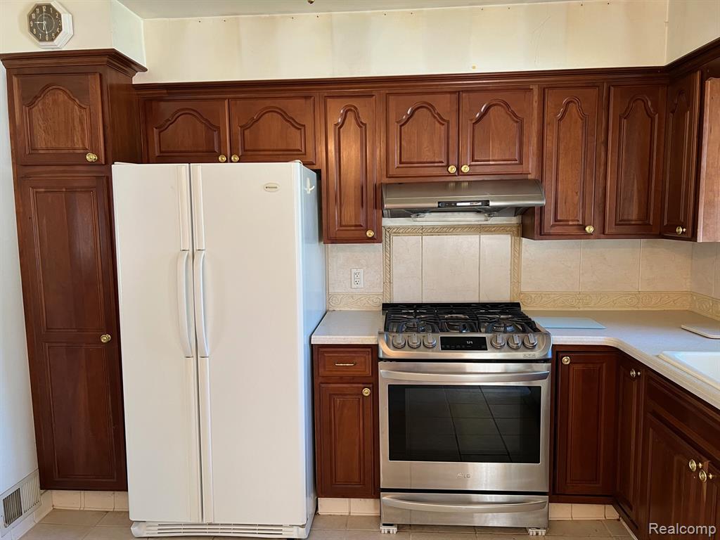 5198 Worchester Drive, Swartz Creek, MI 48473 — Photo 3