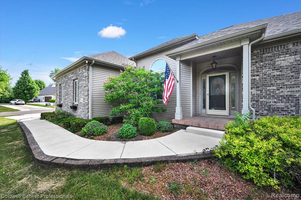 604 Carriage Way, Davison, MI 48423 — Photo 2