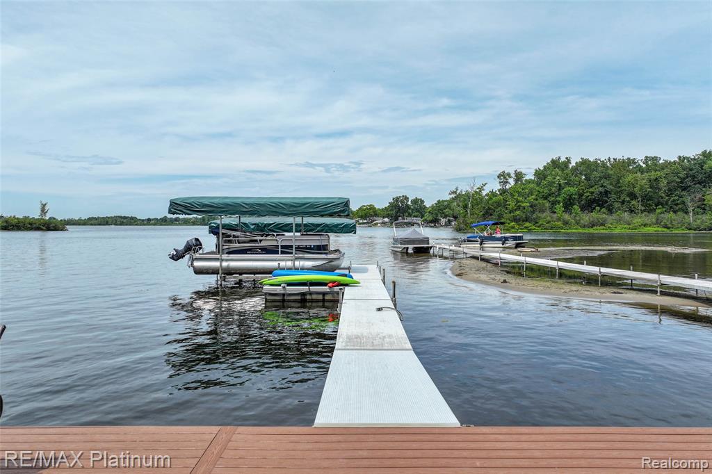 3154 PONEMAH Drive, Fenton, MI 48430 — Photo 40