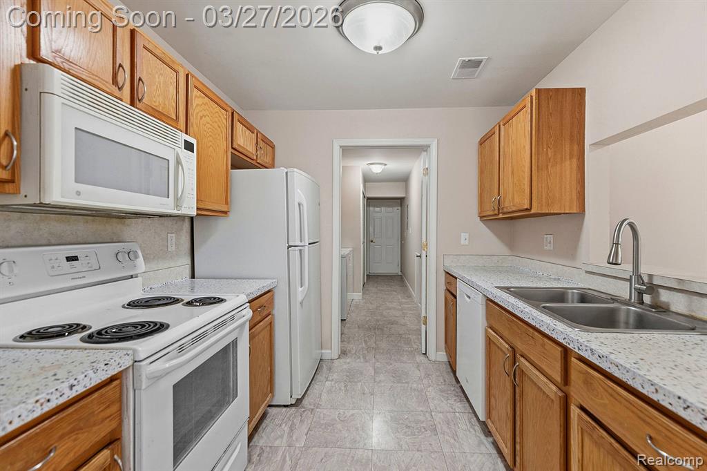 43427 Claremont Drive E, Clinton Twp, MI 48038 — Photo 8