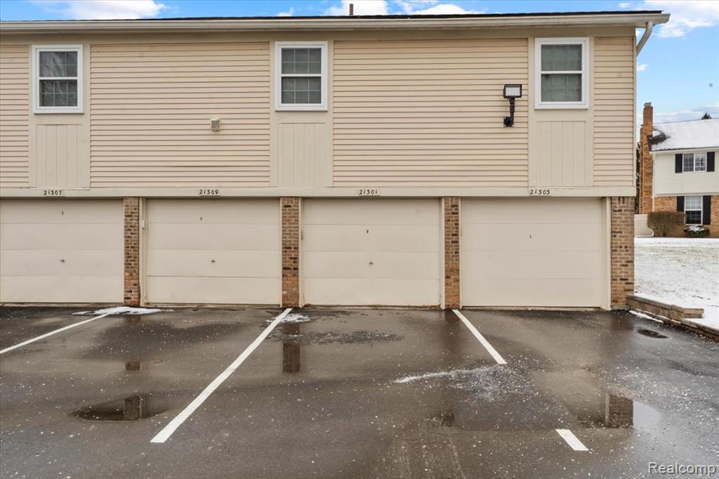 21301 E Glen Haven Circle, Northville, MI, 48167