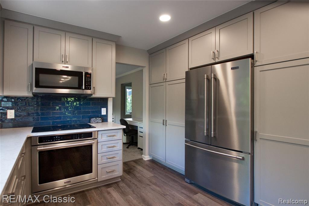 44500 Louvert Court, Novi, MI — Photo 12