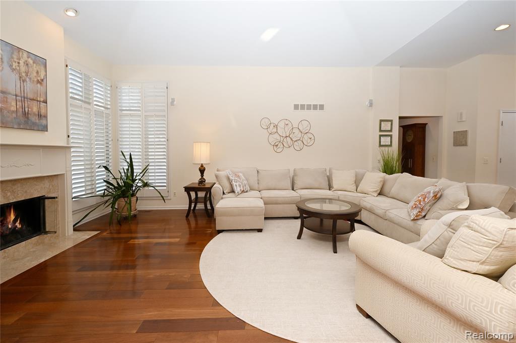 32095 SPRUCE Lane, 50, Beverly Hills, MI 48025 — Photo 6