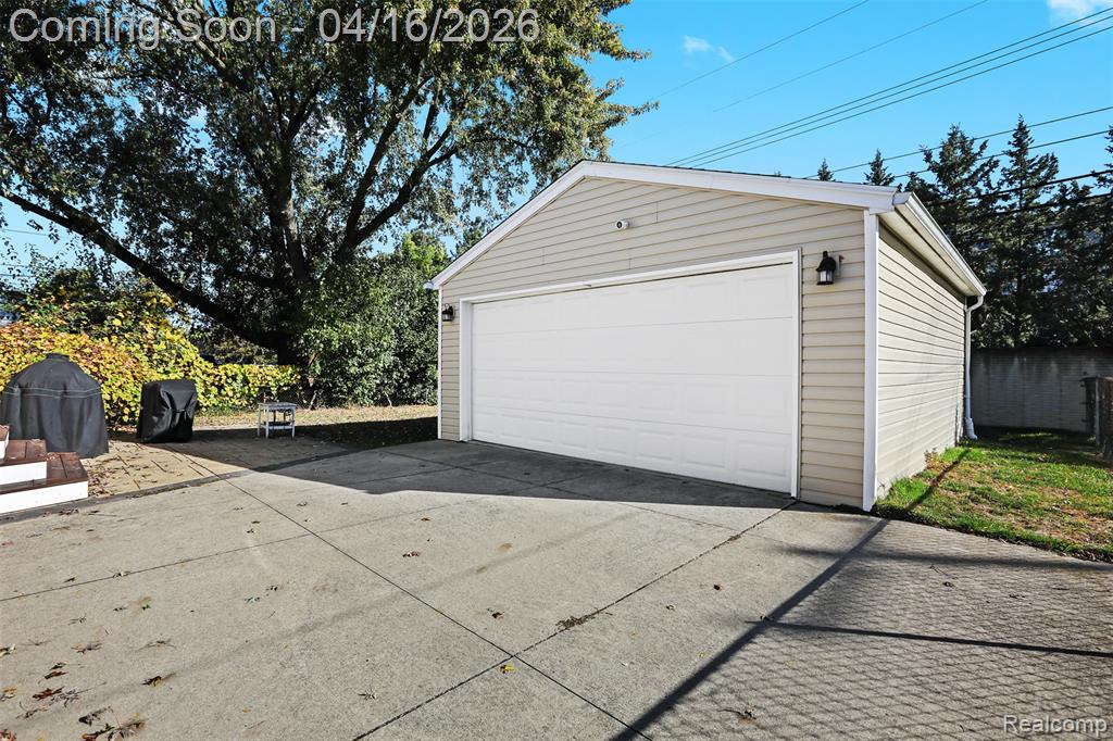 4350 Mandalay Avenue, Royal Oak, MI 48073 — Photo 37